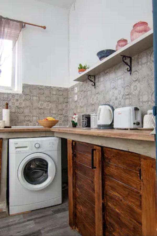 Mascot Bar Street Apartments Rhodes City المظهر الخارجي الصورة